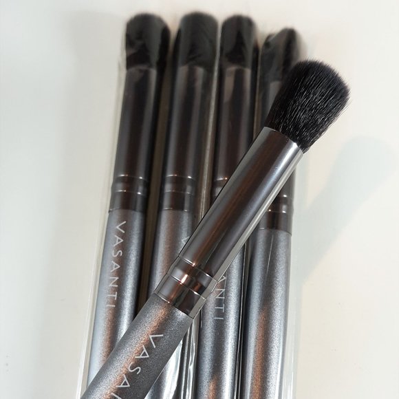 vasanti concealer brush